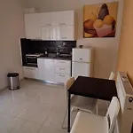 Kosta's Apartments. Lägenhet Néa Péramos