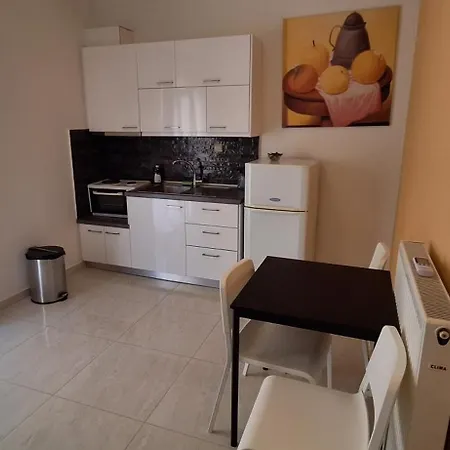 Kosta's Apartments. Daire Néa Péramos