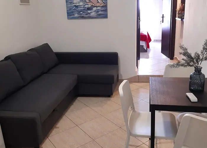 Kosta's Apartments.