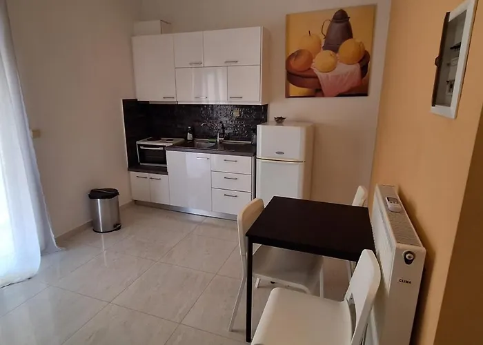 Kosta's Apartments. דירה Néa Péramos