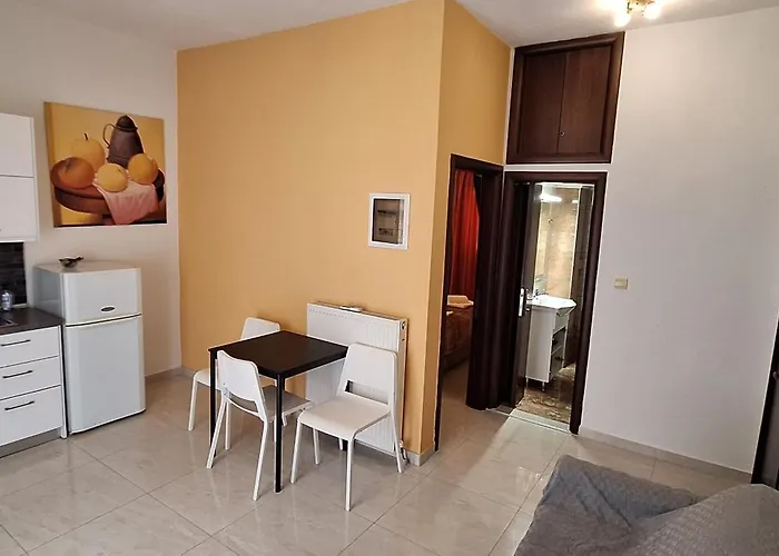 Kosta's Apartments. דירה