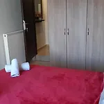 公寓 Kosta's Apartments. Néa Péramos