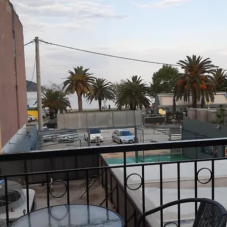 Kosta's Apartments.