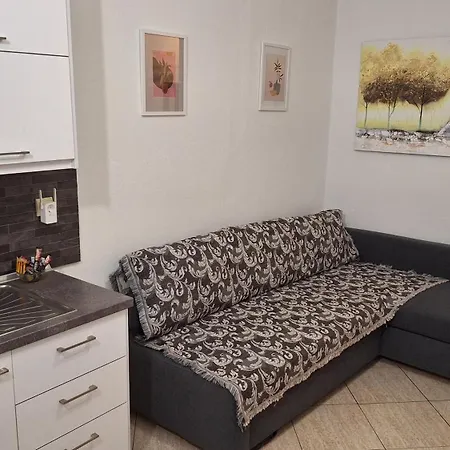 Kosta's Apartments.